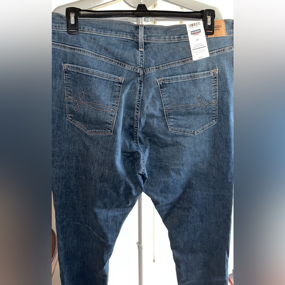 Levi’s - Women's High Rise Super Skinny Jeans - Blue - Picture 2 of 8